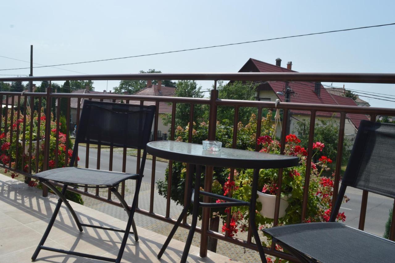 Aqua Oazis Apartman Hajduszoboszlo Exterior photo